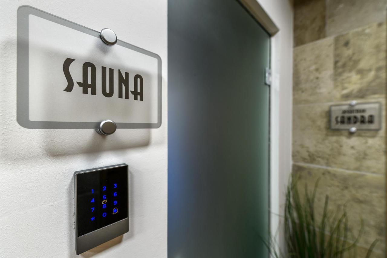 Urban Apartments With Sauna 扎达尔 外观 照片