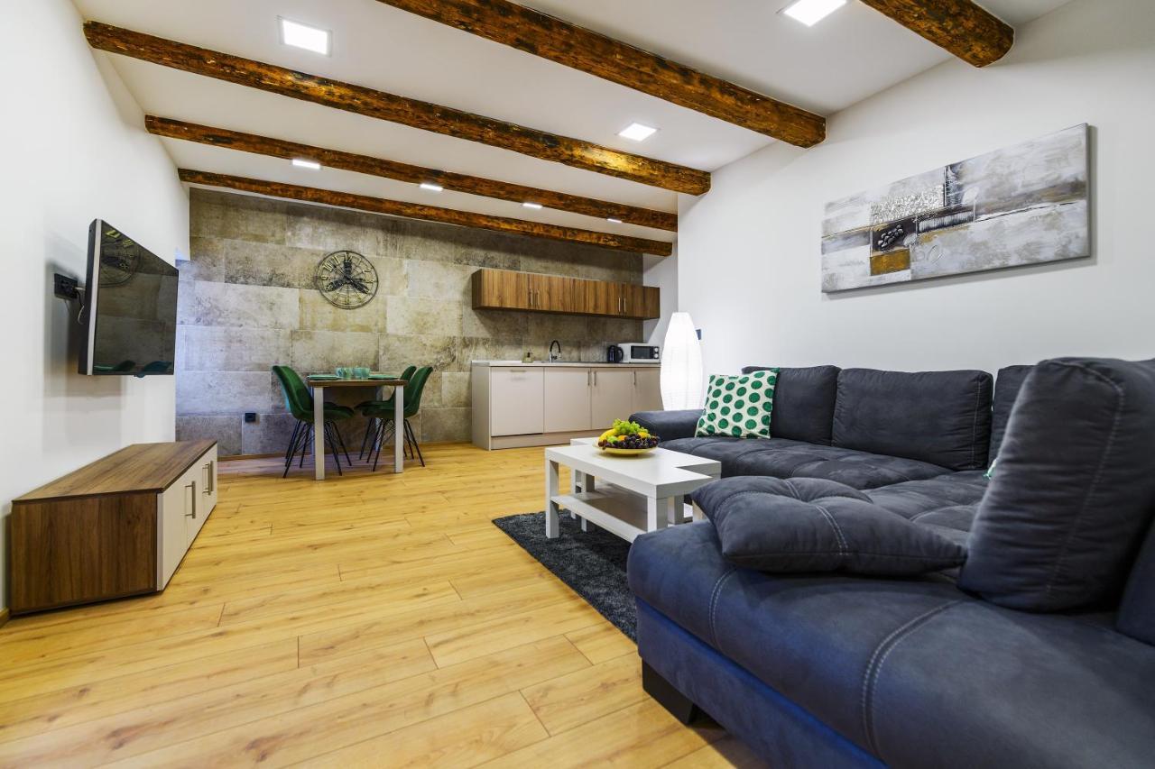 Urban Apartments With Sauna 扎达尔 外观 照片