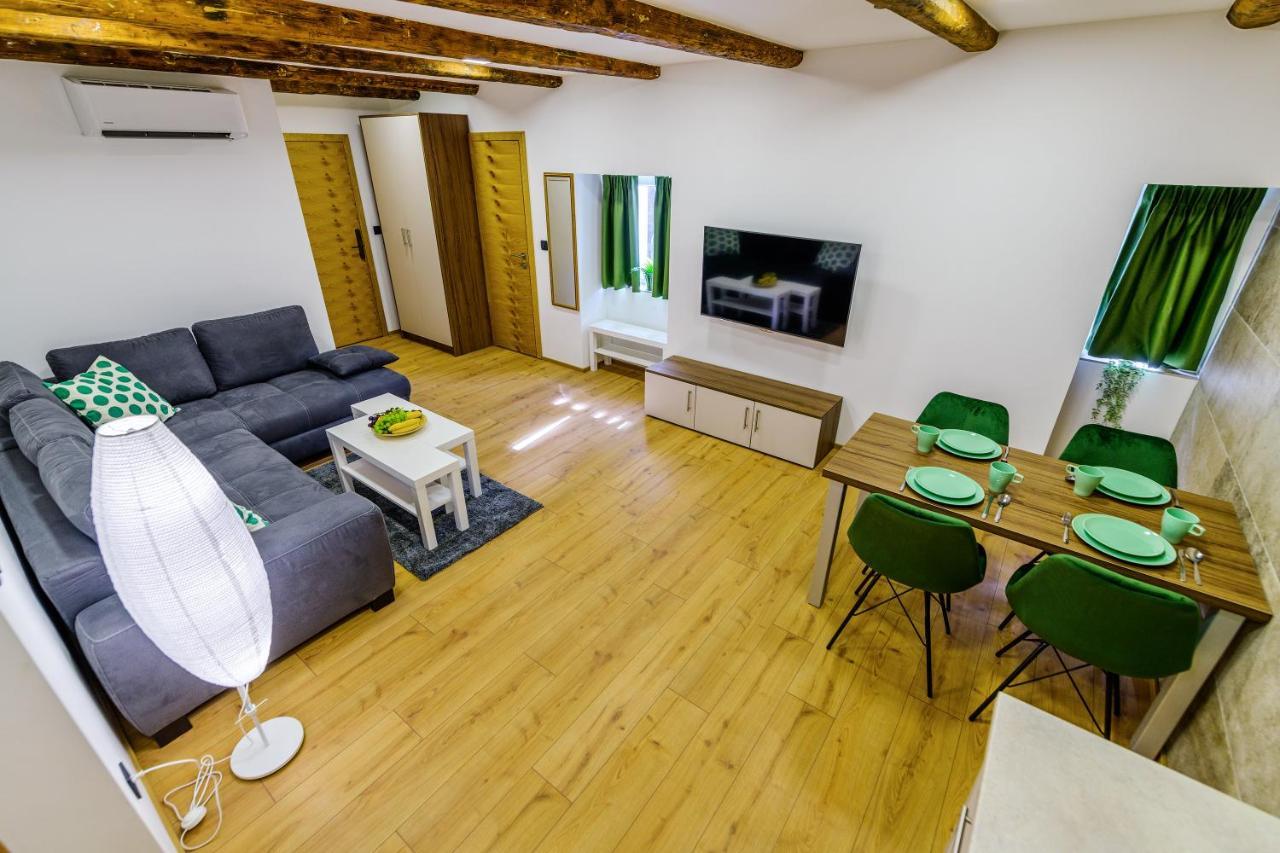 Urban Apartments With Sauna 扎达尔 外观 照片